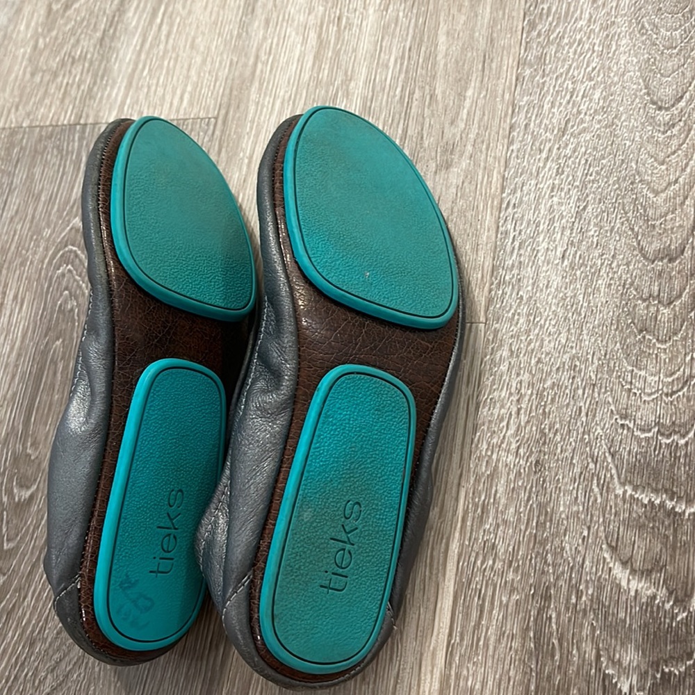 Tieks Metallic Pewter Ballet Flats Size 7 - image 6